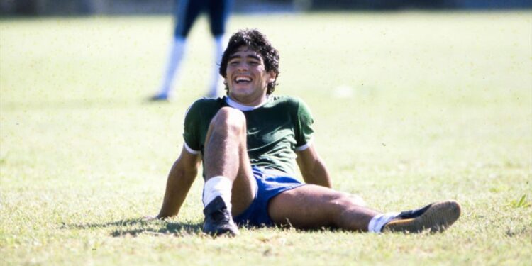 Los 60 años de Maradona, la leyenda que nunca olvidó su raíz