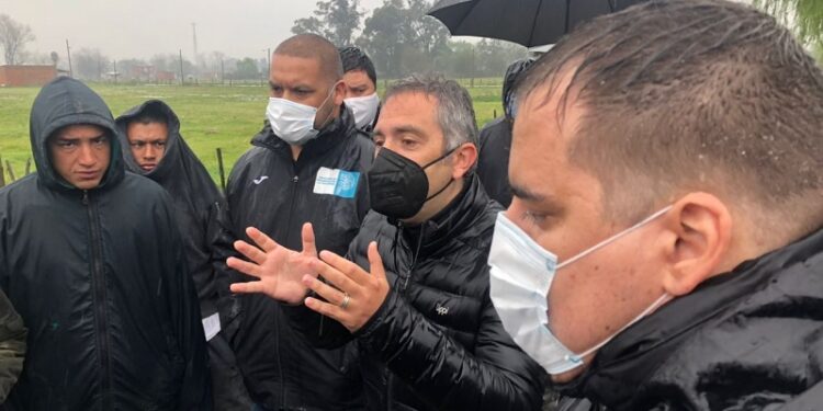 Guernica: Provincia intenta acordar con las familias que aún están en el predio