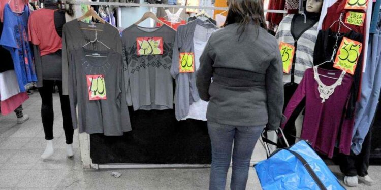 Con procolo, reabrió la feria La Salada luego de siete meses