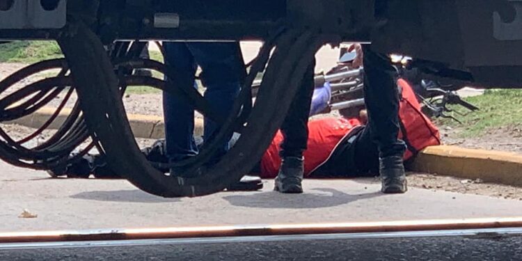 Longchamps: lo atropelló el tren y se salvó de milagro