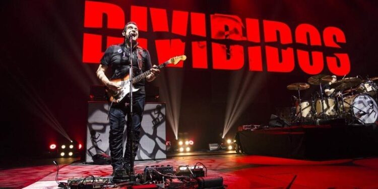 Divididos repasa su historia en su primer show en vivo por streaming