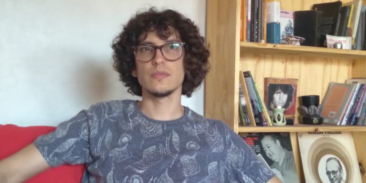 Pablo, el escritor de Longchamps que levanta vuelo con la raíz en el barrio