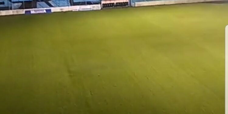El fútbol llora: las luces de los estadios se encendieron en homenaje a Maradona