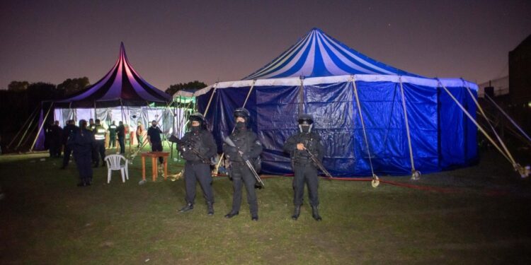 Desbarataron en Temperley una fiesta clandestina donde había 1200 participantes