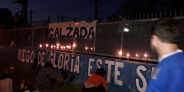 Calzada: se juntaron para hacer un mural colectivo en homenaje a Maradona