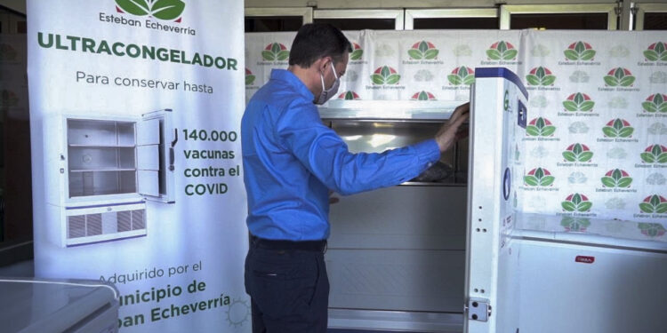 Monte Grande: cómo es el «super freezer» para conservar vacunas a 80° bajo cero
