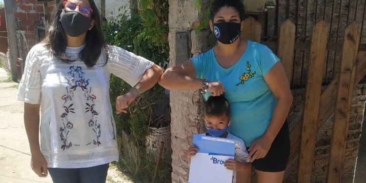 Covid: distinguieron a vecinos de Brown que donaron plasma