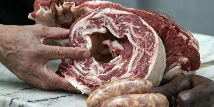 El Gobierno cerró un acuerdo de ocho cortes de carne a precios cuidados