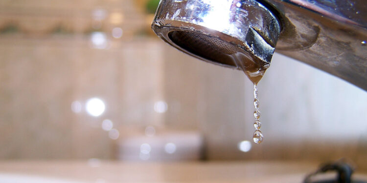 Alerta naranja: varias localidades de Brown denuncian cortes de luz y de agua