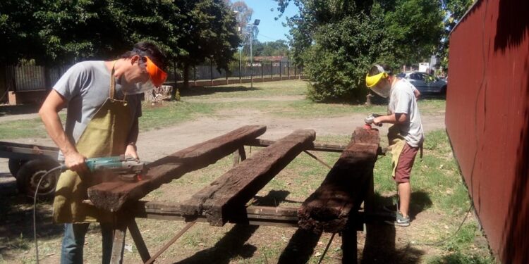 La Universidad de Lanús arma aulas al aire libre para volver a la presencialidad