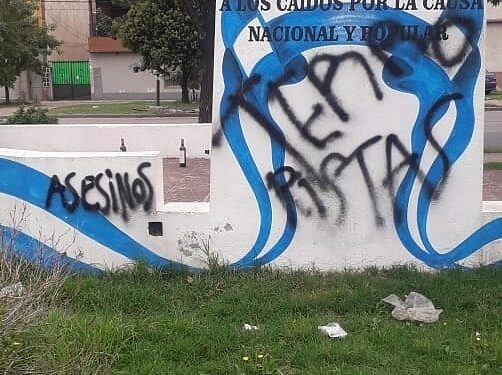 Vandalizaron el Monumento a los Mártires de la Masacre de Pasco
