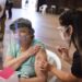 Empezaron a vacunar en Adrogué a los mayores de 70 años