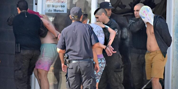 Van a juicio oral los nueve rugbiers imputados por el crimen de Fernando