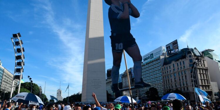 Una multitud marchó para pedir justicia por Maradona: «No murió, lo mataron»