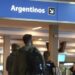 Por nuevas cepas, suspenden desde el sábado los vuelos de Brasil, Chile y México