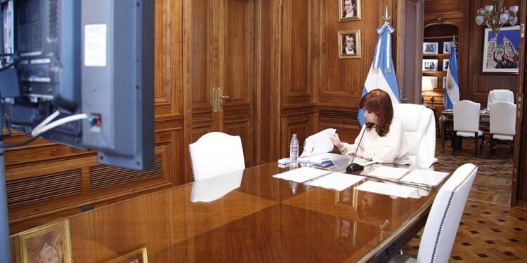La Vicepresidenta sostuvo que la Justicia es responsable de lo que pasó con Macri