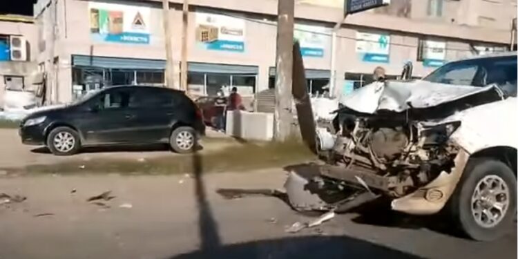 Persecución, tiroteo y choque en Glew para detener a un acusado de intento de femicidio
