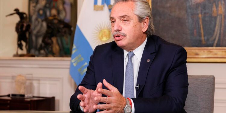 Alberto Fernández dio positivo de coronavirus