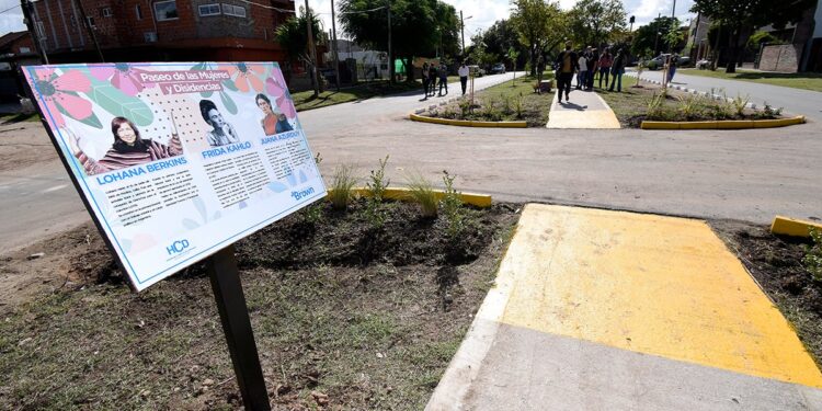 En Malvinas, inauguraron un nuevo espacio verde: «Paseo de las Mujeres y Disidencias»