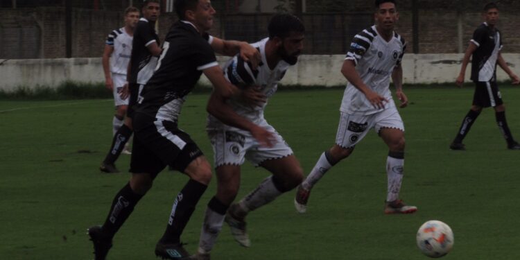 Claypole hizo todo para ganar pero sigue sin triunfos en la C