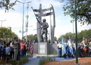 Vigilia, recorrido con protocolo y memoria por Malvinas en Brown