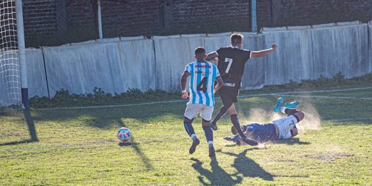 Claypole se anotó su primera victoria en su regreso a la Primera C