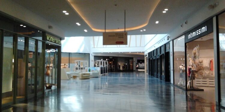 Los shoppings estarán cerrados por 15 días