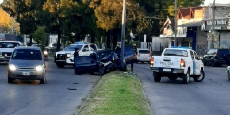 Longchamps: chocó contra un columna y resultó herido