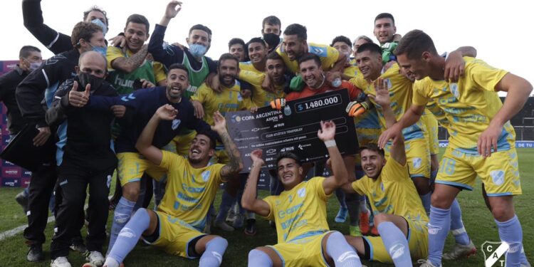 Temperley se despachó con una goleada ante Talleres y avanza en la Copa Argentina