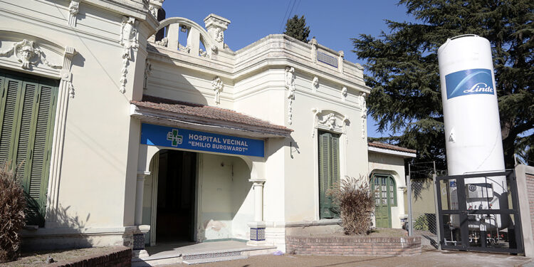 El Hospital Burgwardt de Longchamps funciona como centro de atención médica de COVID-19