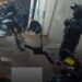 Lanús: murió al chocar con una reja mientras huía en una moto robada