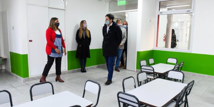 El ministro de Educación visitó Brown y aseguró que «la inversión en jardines de infantes aumentó un 709%»