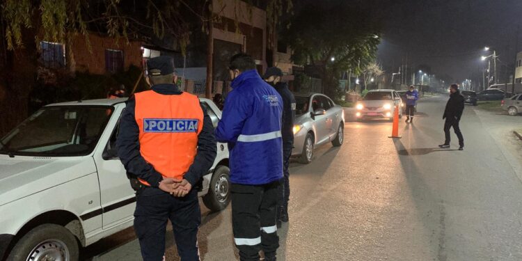 Glew: la municipalidad realizó un control de tránsito nocturno
