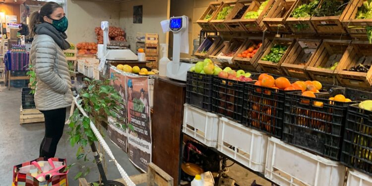 Abre un almacén de «precios justos» y alimentos sanos en Banfield