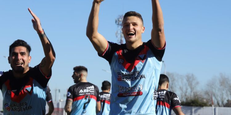 El Tricolor se trajo un punto desde Barracas y ya está segundo