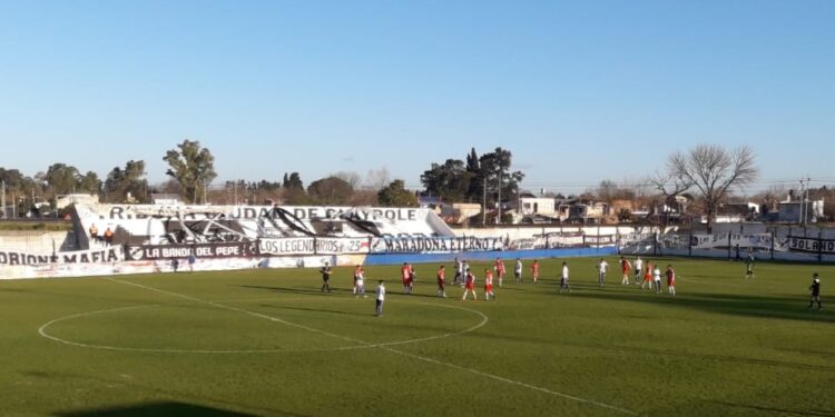 Claypole y Sanma cerraron con empates un campeonato para el olvido