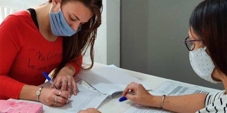 «Te Sumo»: dónde anotarse al programa de empleo para jóvenes de 18 a 24 años