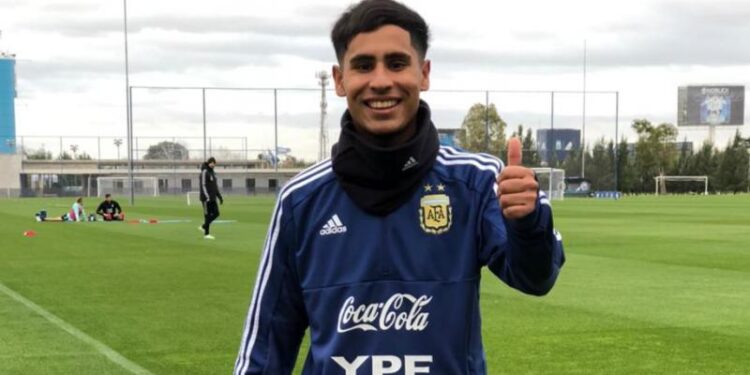 Cardozo, el pibe de Brown que ya se prueba la camiseta de la Selección