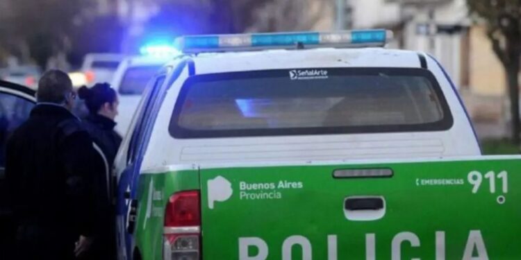 Hallaron en Varela a un hombre muerto en un descampado y detuvieron a una mujer