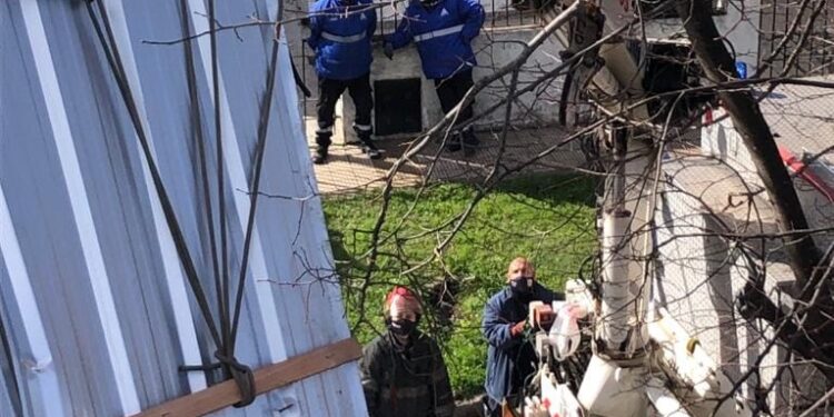 Longchamps: un hombre herido al intentar evitar la voladura del techo de su casa