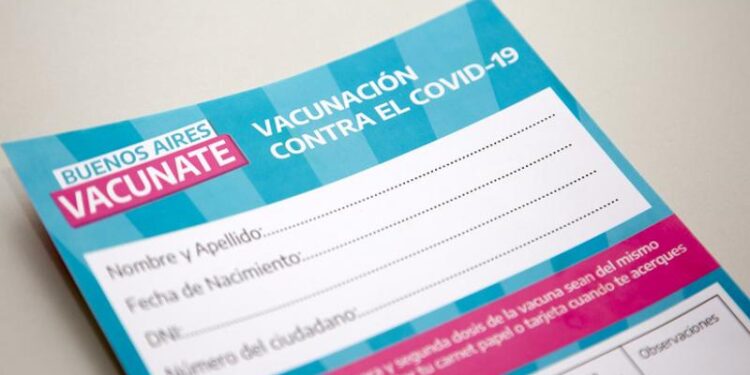 Piden que población bonaerense «sana y joven» se registre para recibir la vacuna contra el Covid-19