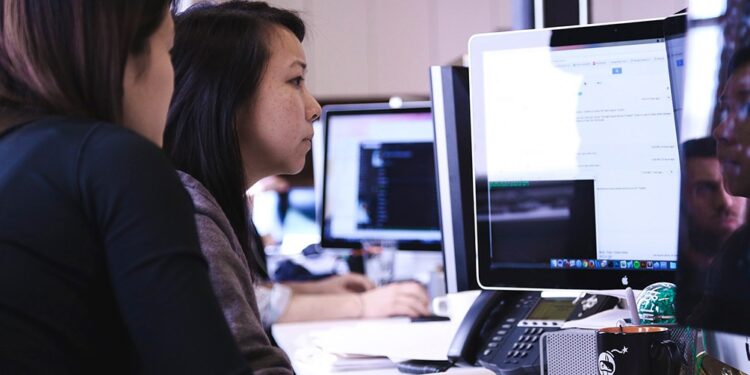 Capacitación para programar, una computadora e internet gratis, los ejes de «Argentina Programa»
