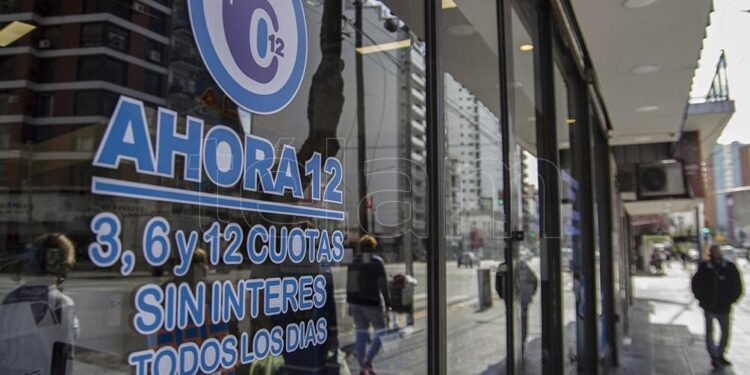 Ahora 12, 18, 24 y 30: qué se puede comprar con cada plan