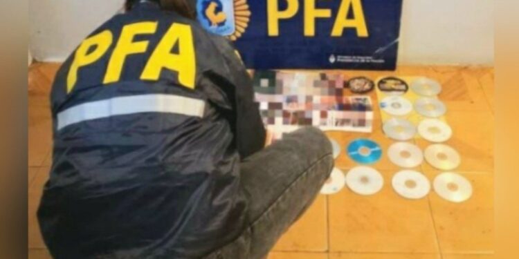Vendían pornografía infantil en redes, los denunciaron desde Estados Unidos y los atraparon en el Conurbano