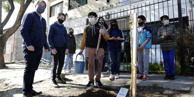 Cascallares: «celebramos el día del árbol con el plan de forestación más grande del distrito»