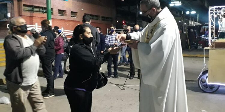 Misa en la estación, serenata y la fiesta grande de San Cayetano en Burzaco