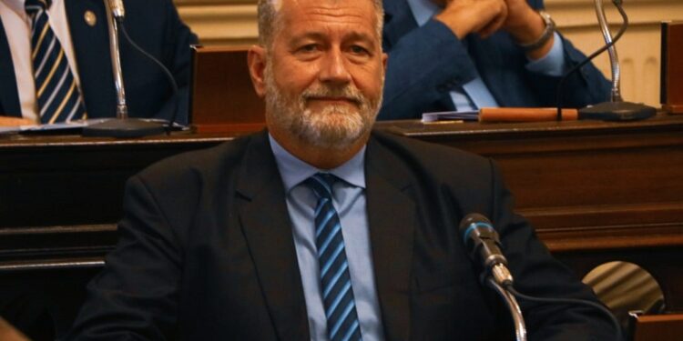 Repudiable: balearon a un diputado del Frente de Todos en pleno acto de campaña
