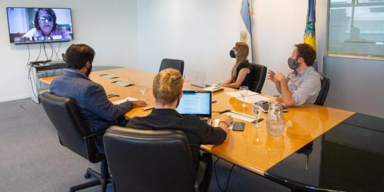 Provincia ofreció 45 por ciento de aumento a los docentes