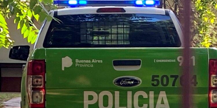 Glew: una mujer mató a su pareja mientras él la golpeaba