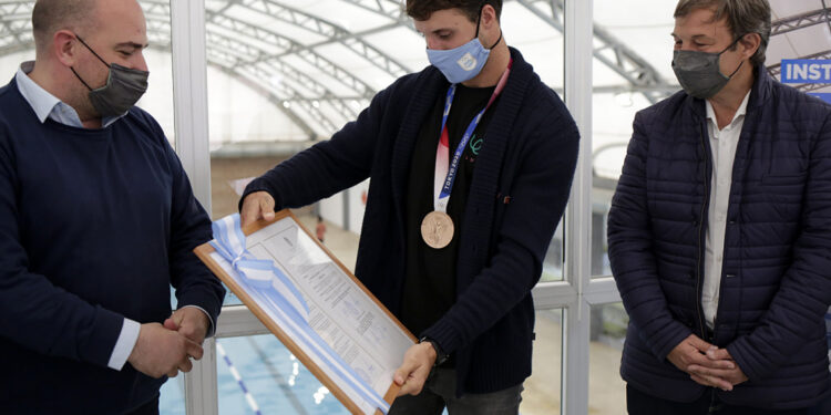 Reconocimiento browniano para el medallista olímpico Felipe del Mestre
